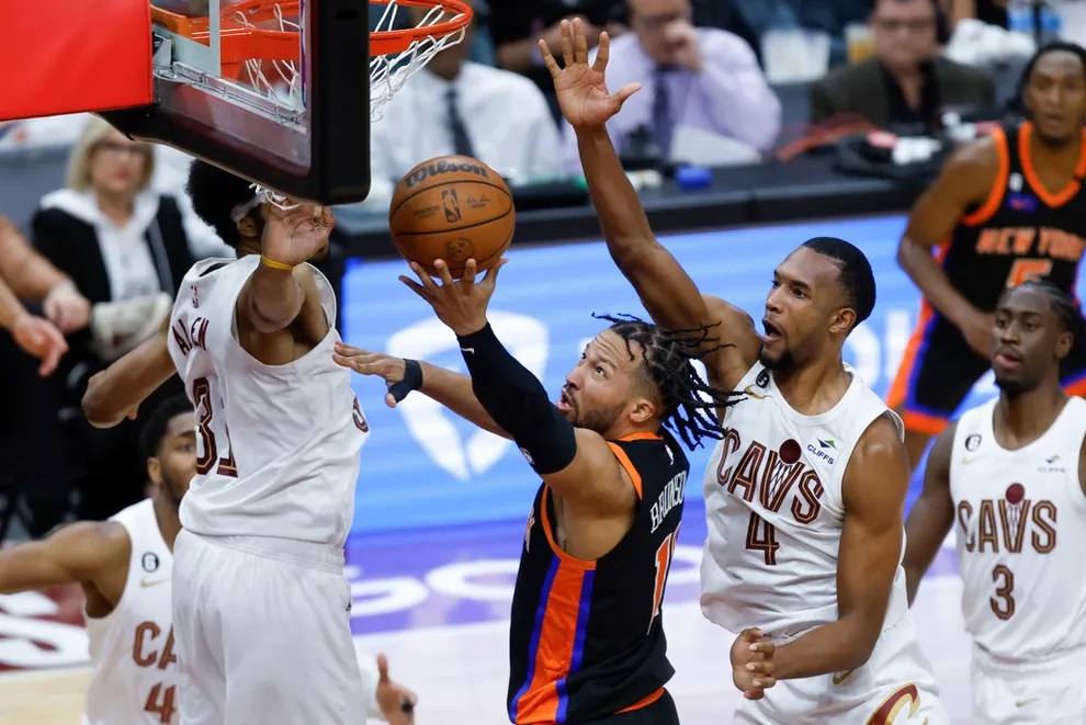 Cleveland Cavaliers Dominate New York Knicks to Tie Series 1-1
